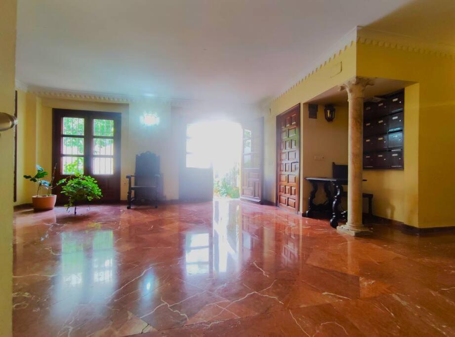 Apartmán Plaza Cristo De Burgos Sevilla Exteriér fotografie