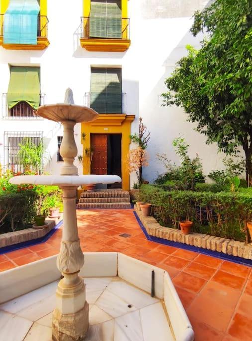 Apartmán Plaza Cristo De Burgos Sevilla Exteriér fotografie